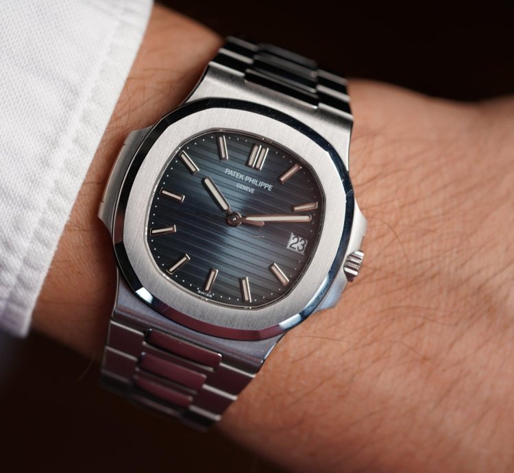Patek Philippe Nautilus 5711 1a-010 Box Papers