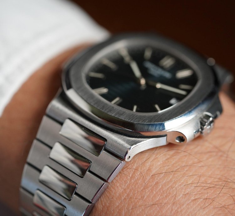 Patek Philippe Nautilus 5711 1a-010 Box Papers