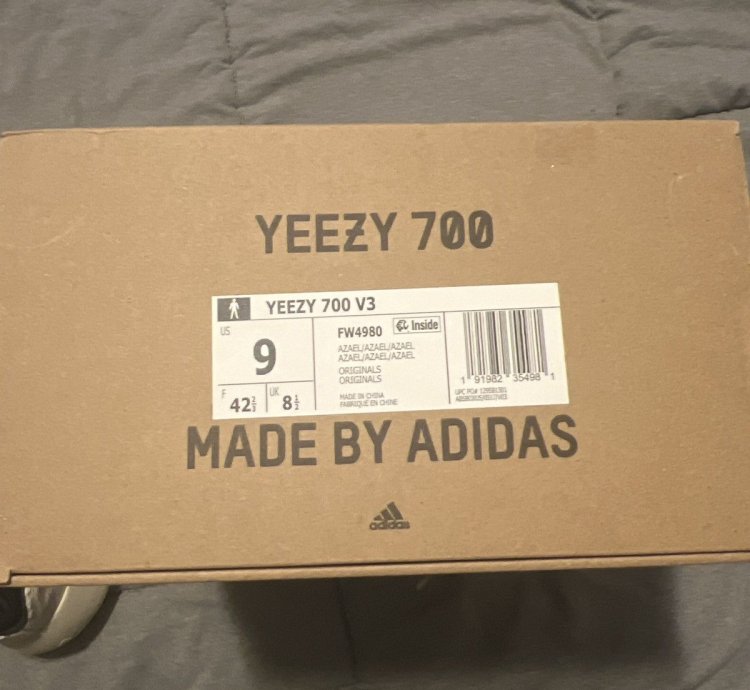 Yeezy 700 V3