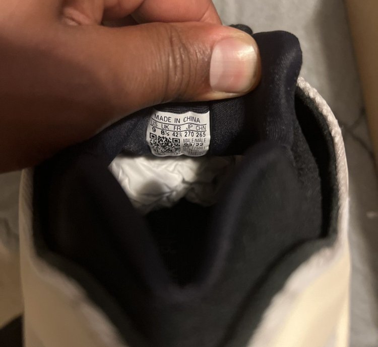 Yeezy 700 V3