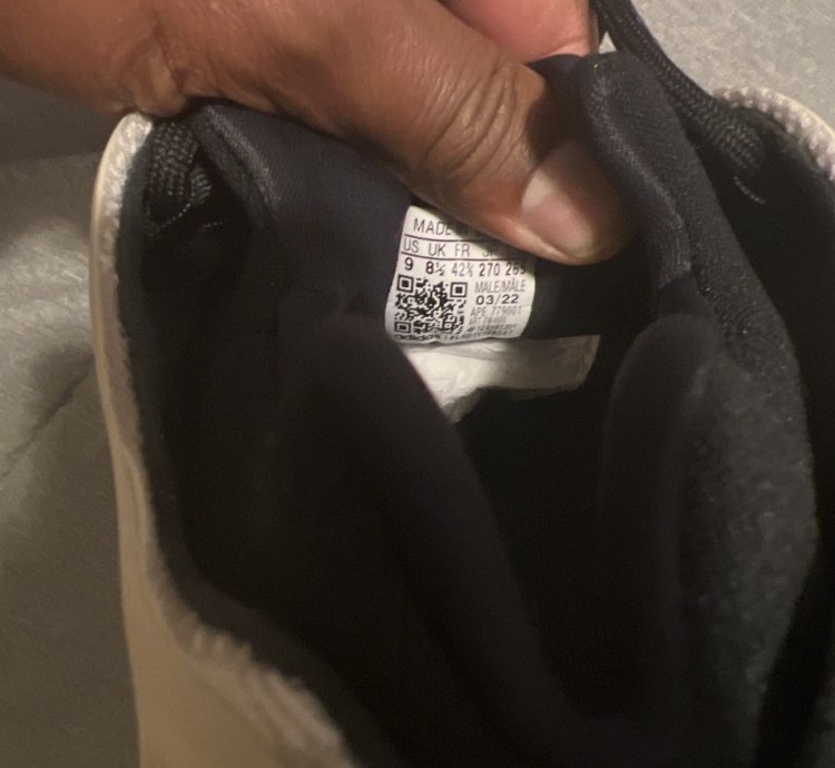 Yeezy 700 V3