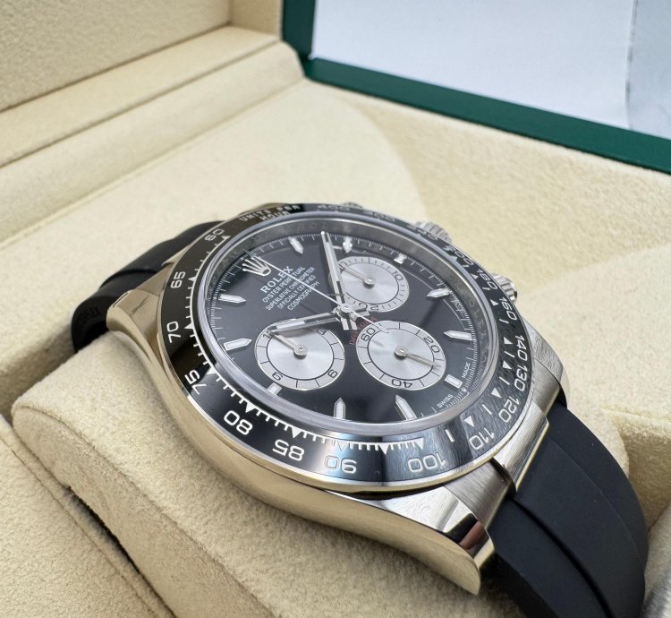 Rolex Daytona Cosmograph Daytona 126519ln Oysterflex 2025
