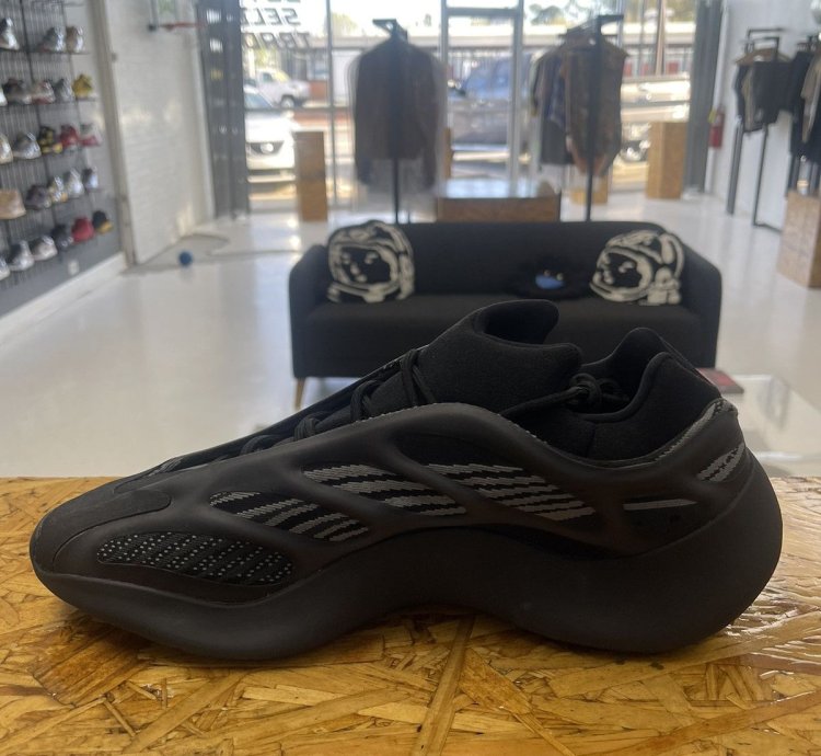 Yeezy 700 V3 Alvah 14 5