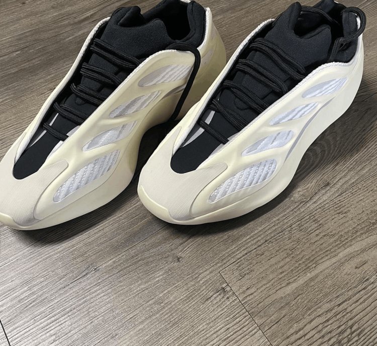 Yeezy 700 V3 Azael