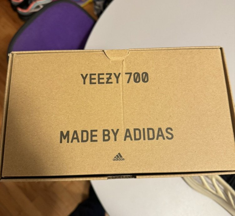 Yeezy 700 V3 Azael