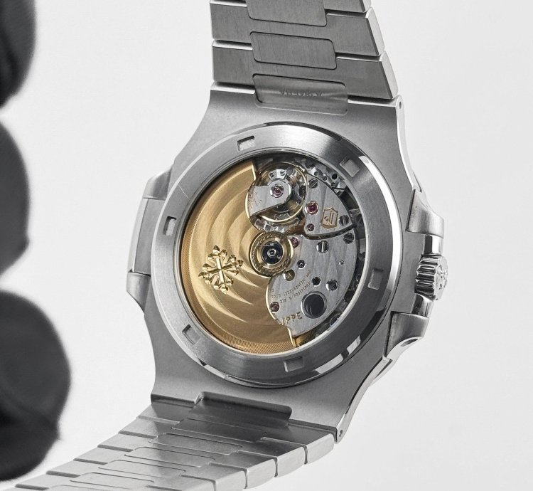 Patek Philippe Nautilus 5711 1a-010 Date Stainless Steel Blue Dial 2019