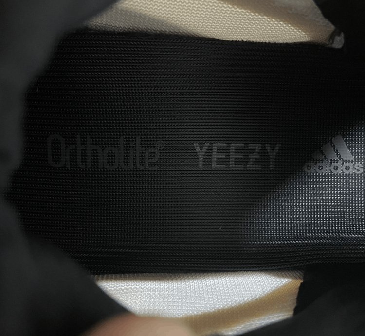 Yeezy 700 V3 Azael