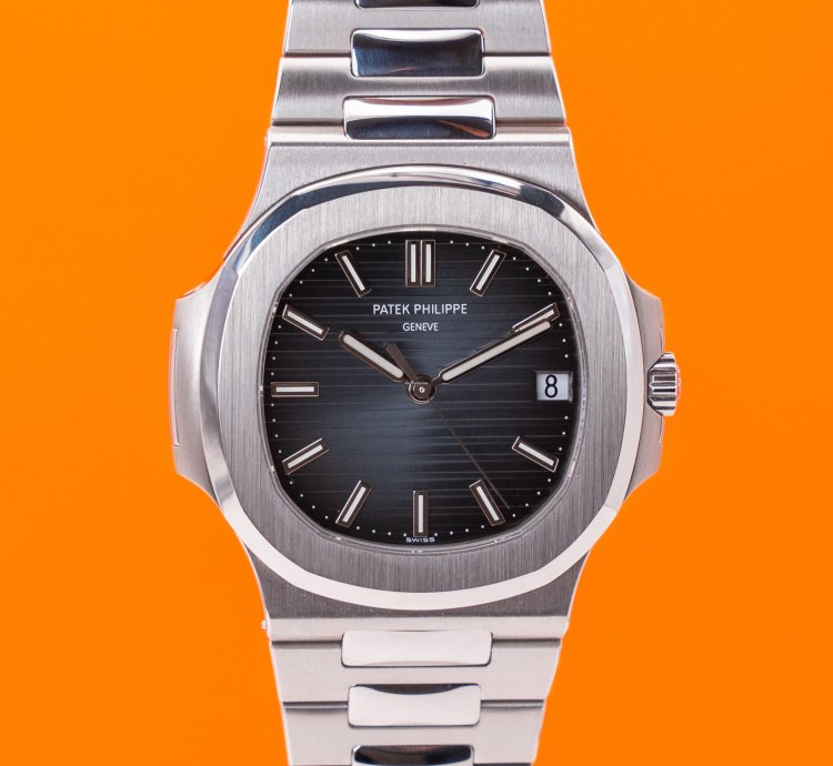 Patek Philippe Nautilus 5711 1a-010 Stainless Steel Blue 324 Movement 2017