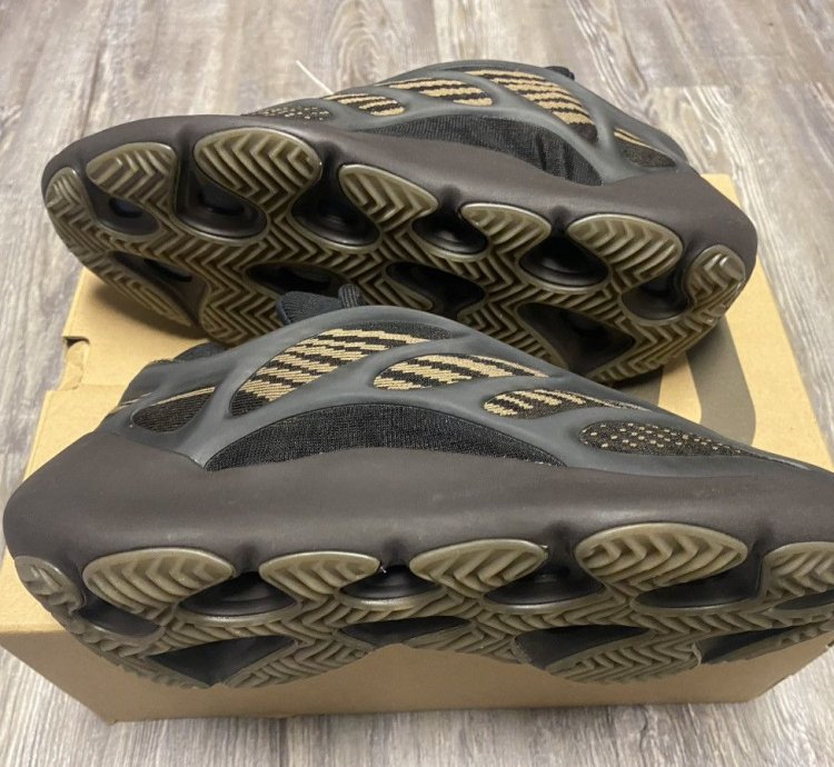 Yeezy 700 V3 Clay Brown