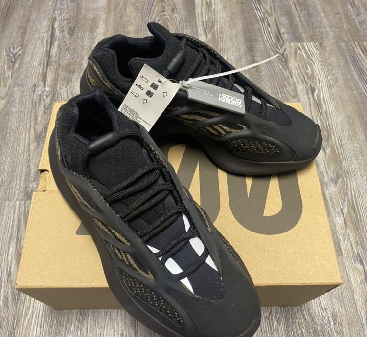 Yeezy 700 V3 Clay Brown