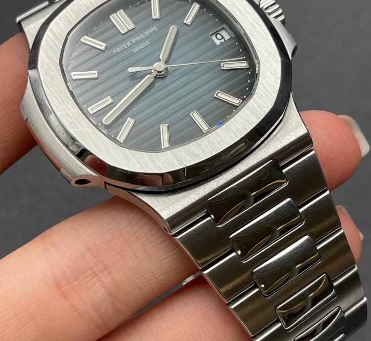 Patek Philippe Nautilus 5711 1a-010 Used