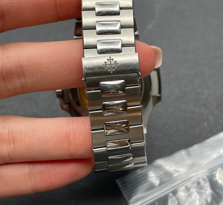 Patek Philippe Nautilus 5711 1a-010 Used