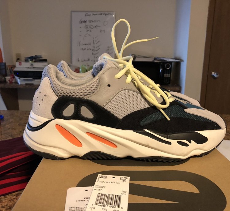 Yeezy 700 Waverunner