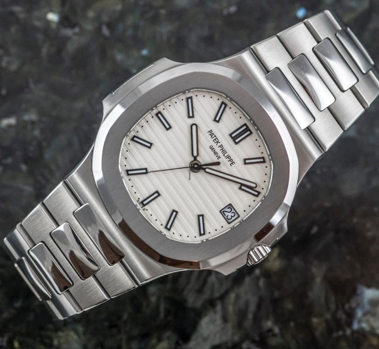 Patek Philippe Nautilus 5711 1a-011 Rare Caliber 26-330 Full Set 2019 Steel