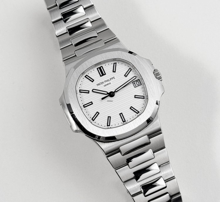 Patek Philippe Nautilus 5711 1a-011 Stainless Steel White Dial
