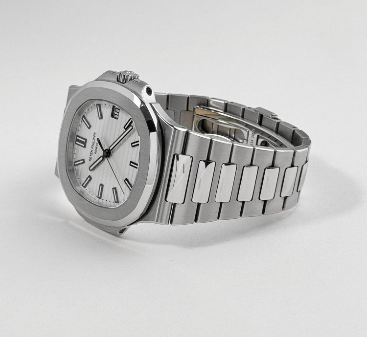 Patek Philippe Nautilus 5711 1a-011 Stainless Steel White Dial