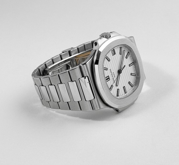 Patek Philippe Nautilus 5711 1a-011 Stainless Steel White Dial