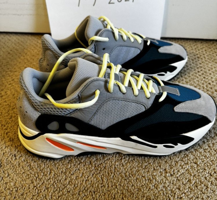 Yeezy Adidas Boost 700 Wave Runner 2017
