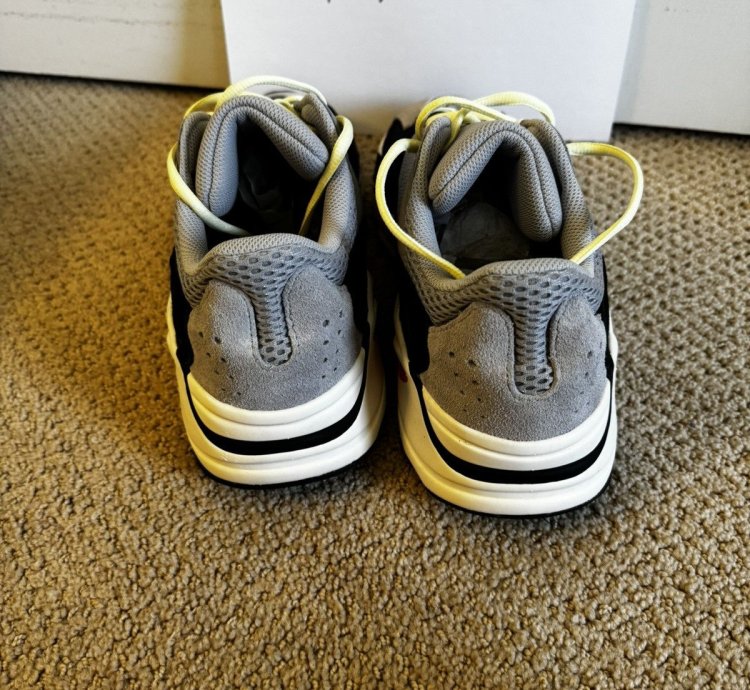 Yeezy Adidas Boost 700 Wave Runner 2017