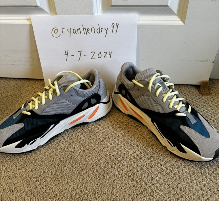 Yeezy Adidas Boost 700 Wave Runner 2017