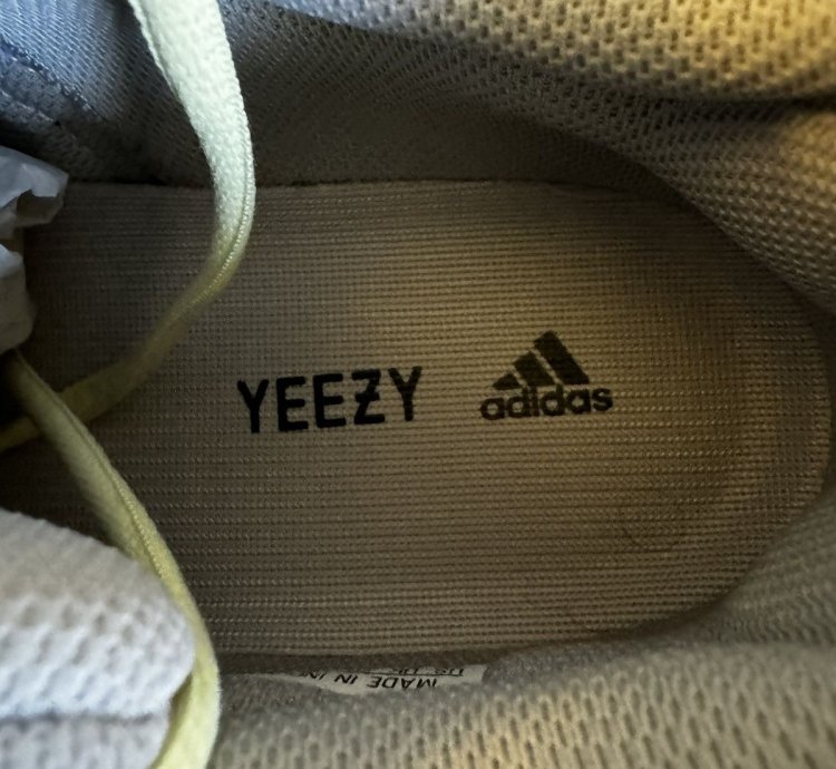 Yeezy Adidas Boost 700 Wave Runner 2017