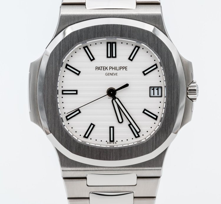 Patek Philippe Nautilus 5711 1a-011 White Piano Dial Steel Bracelet Full Set