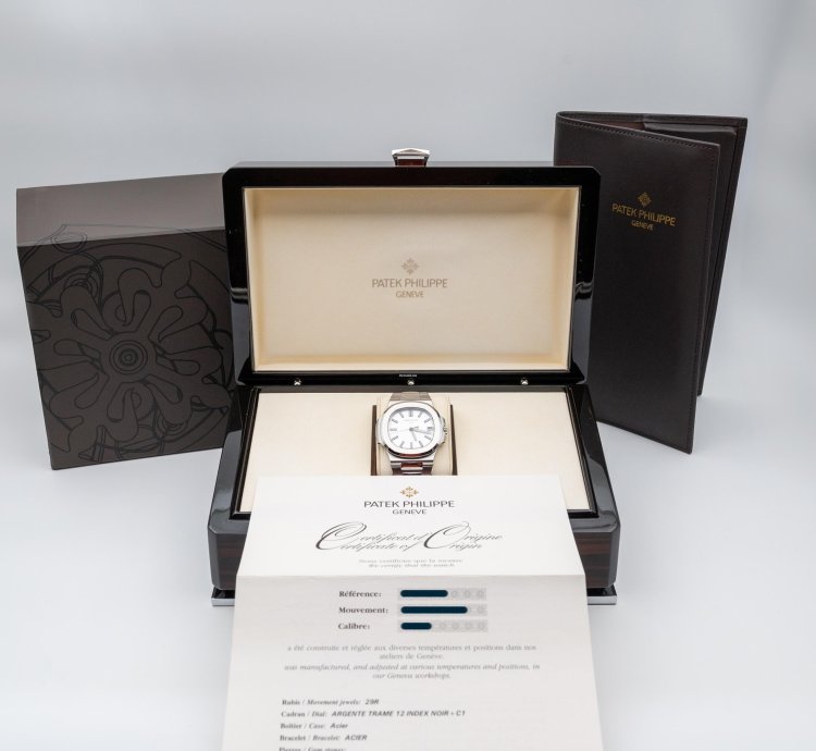 Patek Philippe Nautilus 5711 1a-011 White Piano Dial Steel Bracelet Full Set
