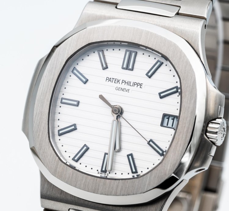 Patek Philippe Nautilus 5711 1a-011 White Piano Dial Steel Bracelet Full Set