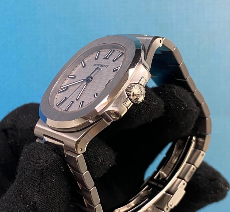 Patek Philippe Nautilus 5711 1a-011 White Stainless Steel Nautilus