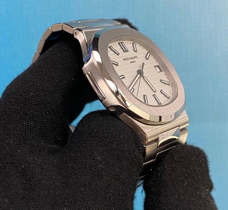 Patek Philippe Nautilus 5711 1a-011 White Stainless Steel Nautilus