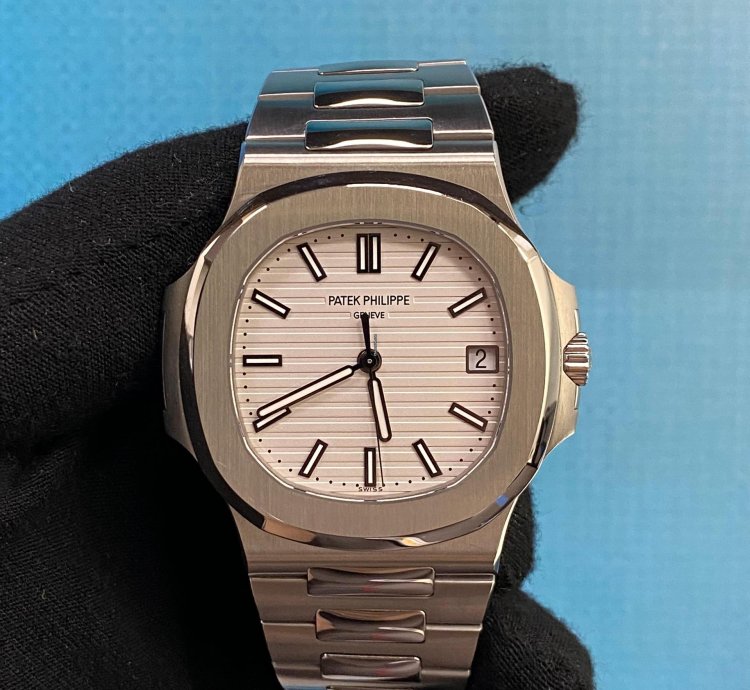 Patek Philippe Nautilus 5711 1a-011 White Stainless Steel Nautilus