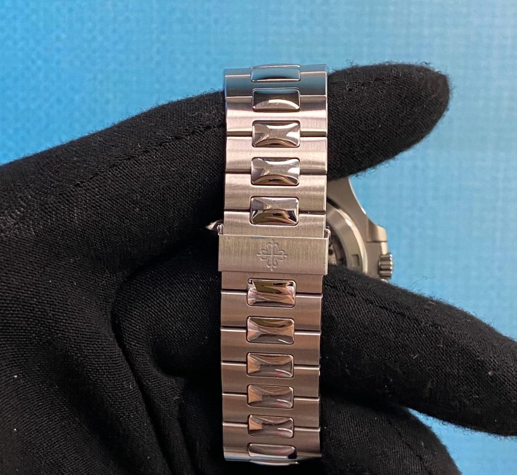 Patek Philippe Nautilus 5711 1a-011 White Stainless Steel Nautilus