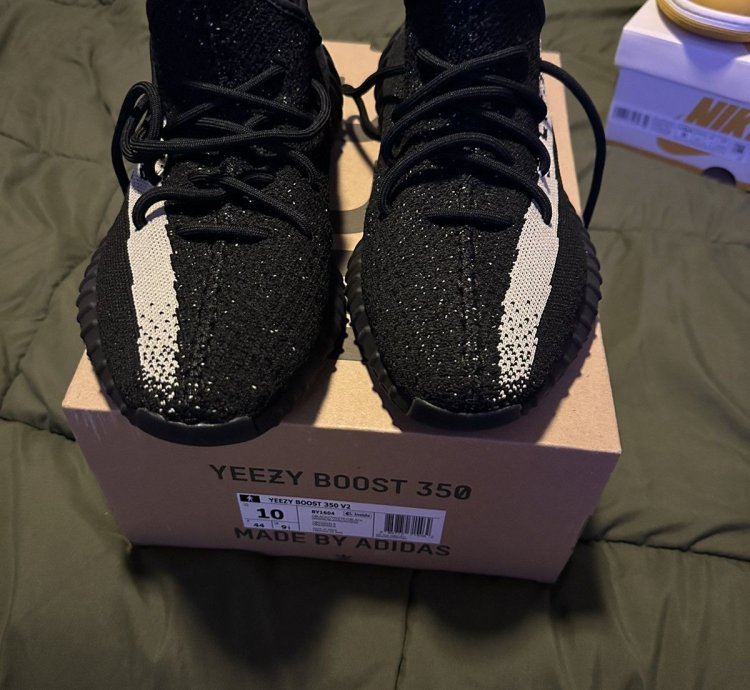 Yeezy Boost 350 Oreo