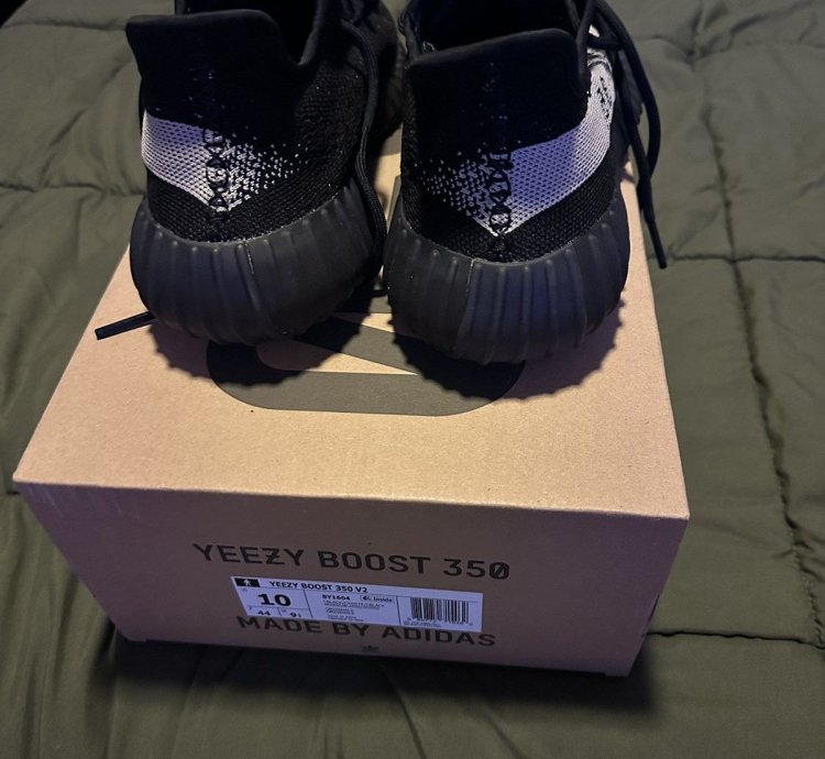 Yeezy Boost 350 Oreo