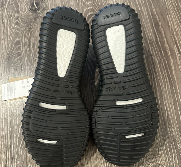 Yeezy Boost 350 Pirate Black
