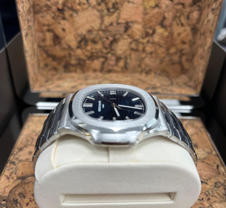 Patek Philippe Nautilus 5711 1p 40th Anniversary Platinum Baguette Blue Dial
