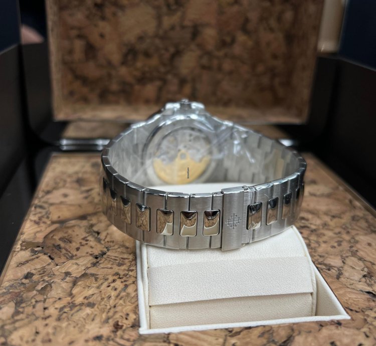 Patek Philippe Nautilus 5711 1p 40th Anniversary Platinum Baguette Blue Dial