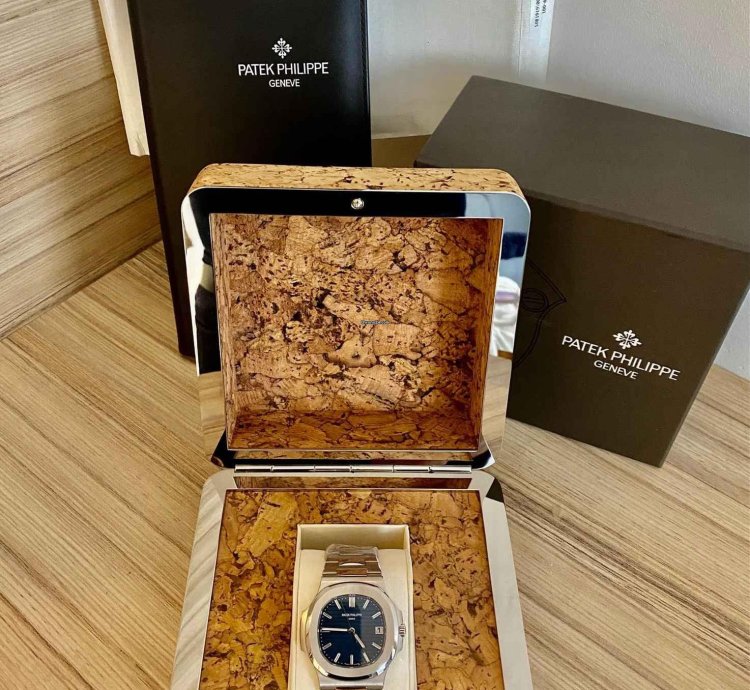 Patek Philippe Nautilus 5711 1p-001 40th Anniversary Full Set