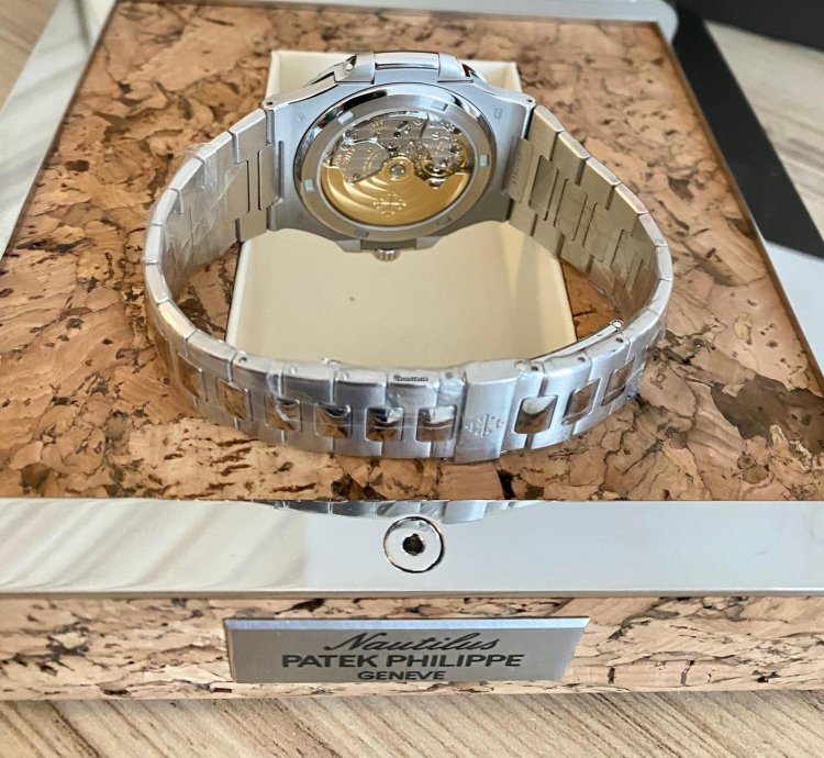 Patek Philippe Nautilus 5711 1p-001 40th Anniversary Full Set