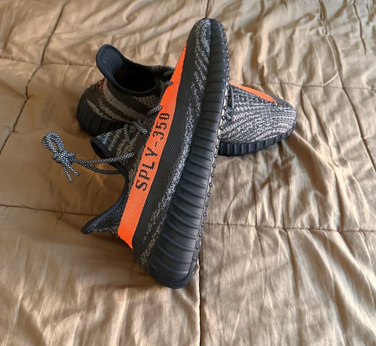Yeezy Boost 350 V2