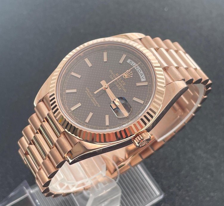 Rolex Day-date 40 40mm Brown Diagonal Motif Dial
