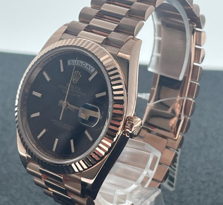 Rolex Day-date 40 40mm Brown Diagonal Motif Dial