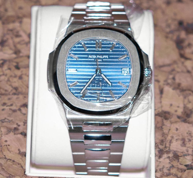 Patek Philippe Nautilus 5711 1p-001 40th Anniversary Platin 40mm 01 2018 Deutsch