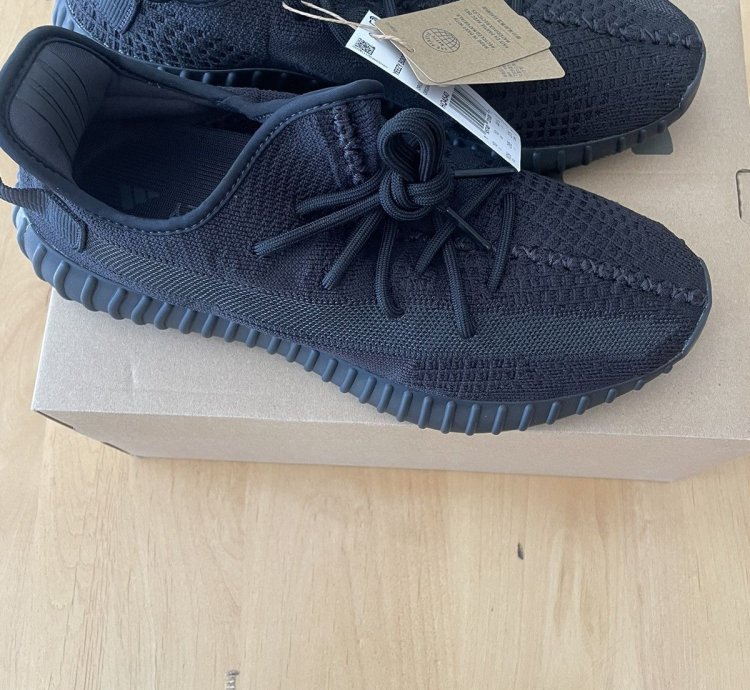 Yeezy Boost 350 V2 Black Onyx
