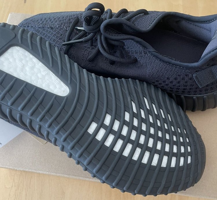 Yeezy Boost 350 V2 Black Onyx