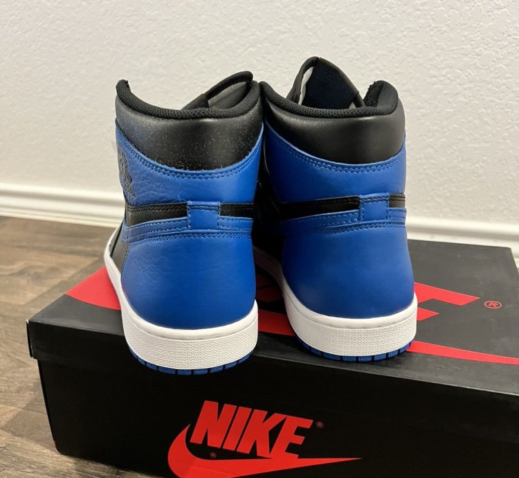 Air Jordan 1 Royal