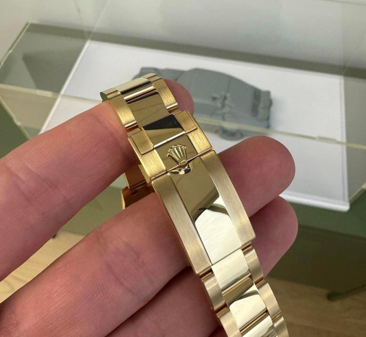 Rolex Daytona Cosmograph Daytona 18k Yellow Gold Black Paul Newman Bnib 2025