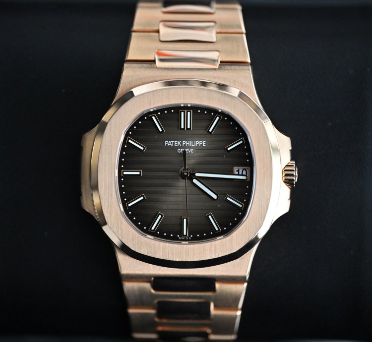 Patek Philippe Nautilus 5711 1r New Movement Brown Dial Rose Gold Bracelet Discontinued