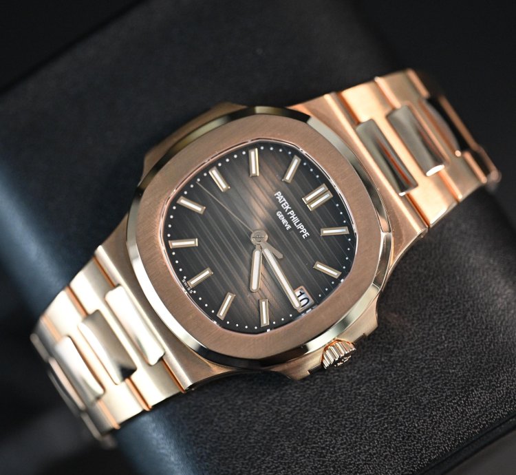 Patek Philippe Nautilus 5711 1r New Movement Brown Dial Rose Gold Bracelet Discontinued
