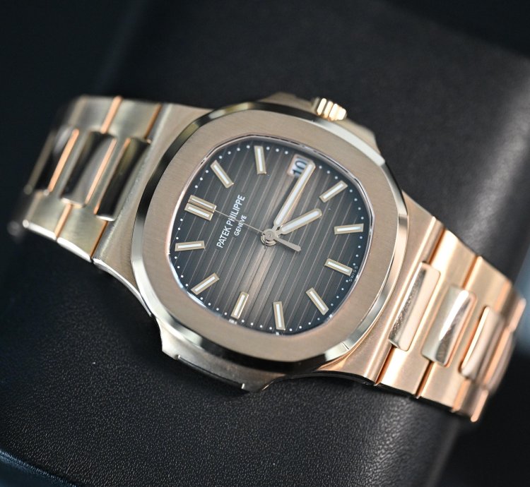Patek Philippe Nautilus 5711 1r New Movement Brown Dial Rose Gold Bracelet Discontinued